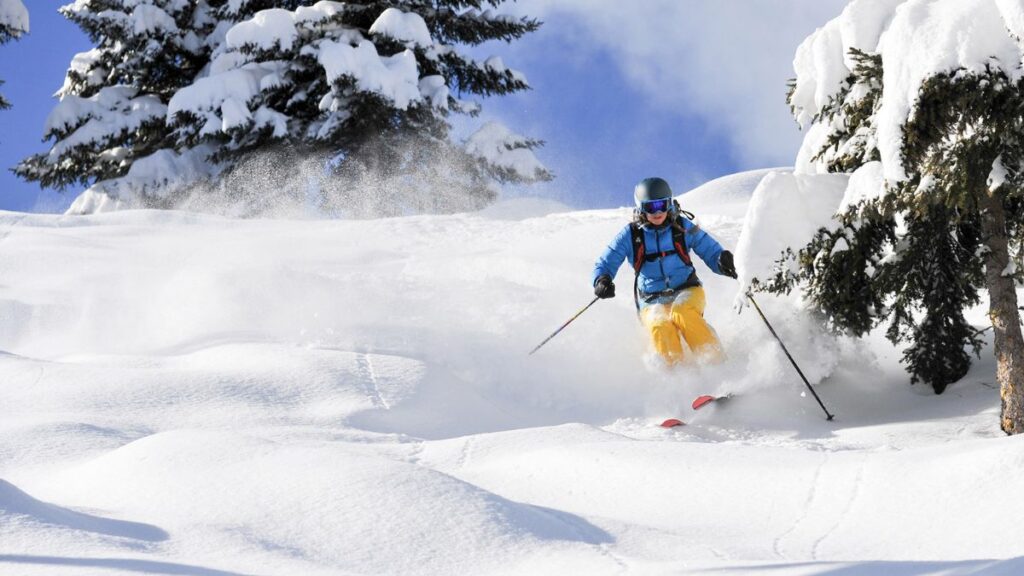 Peak Powder: When is the Best Time to Visit Ski Resorts for Snow?